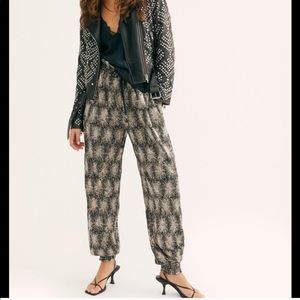 - Antik Barik metálic pants